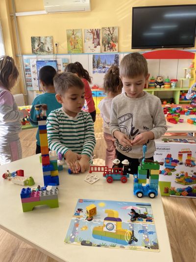 Децата учат чрез игра с LEGO Education 11